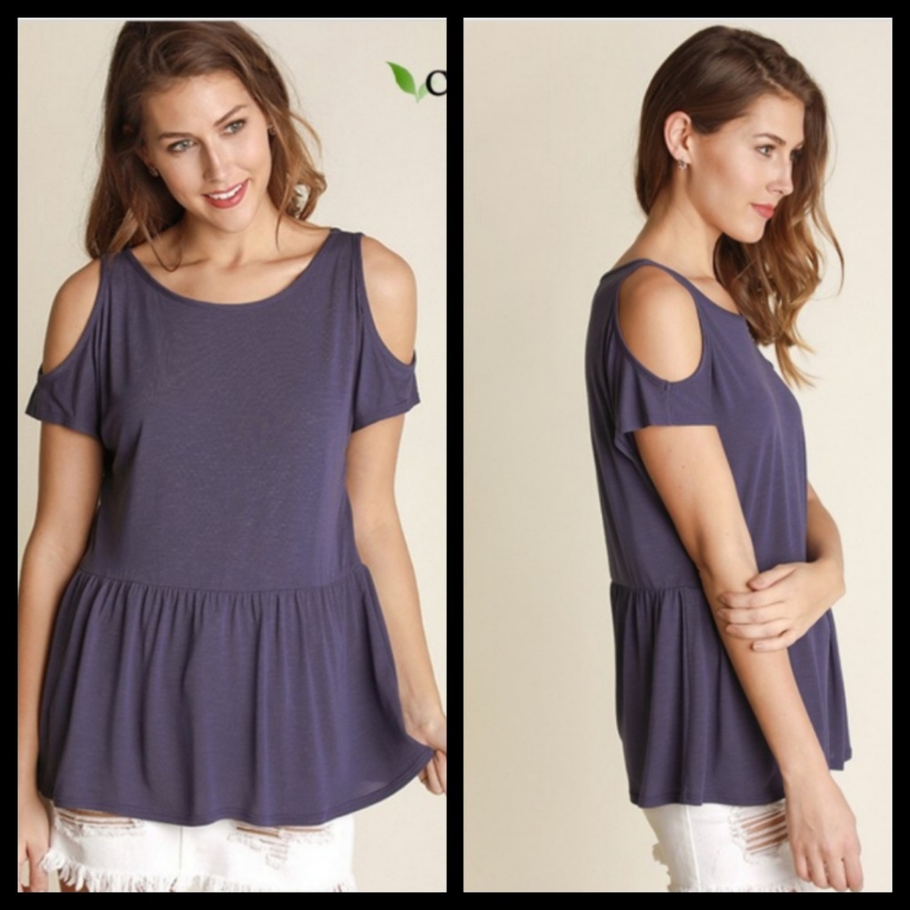 Cold-Shoulder Knit Top with a Ruffled Hem